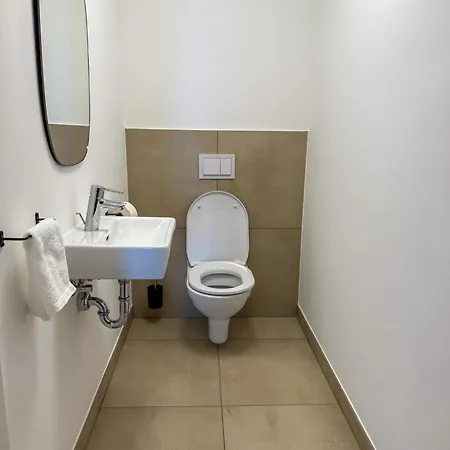 Διαμέρισμα Danube Hills 319 *