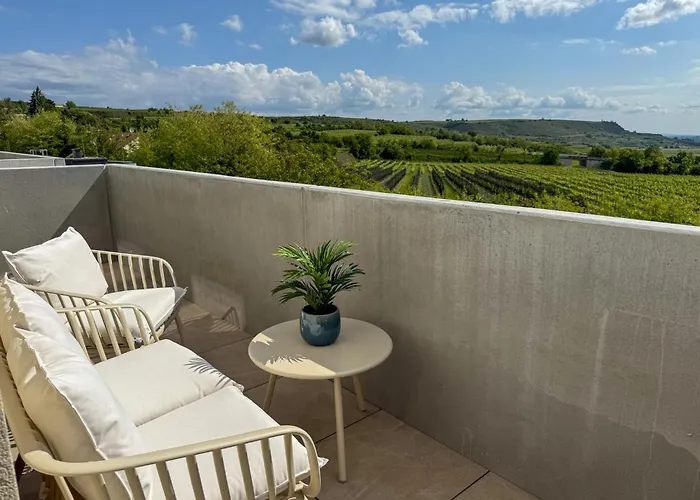 Danube Hills 319 Lejlighed